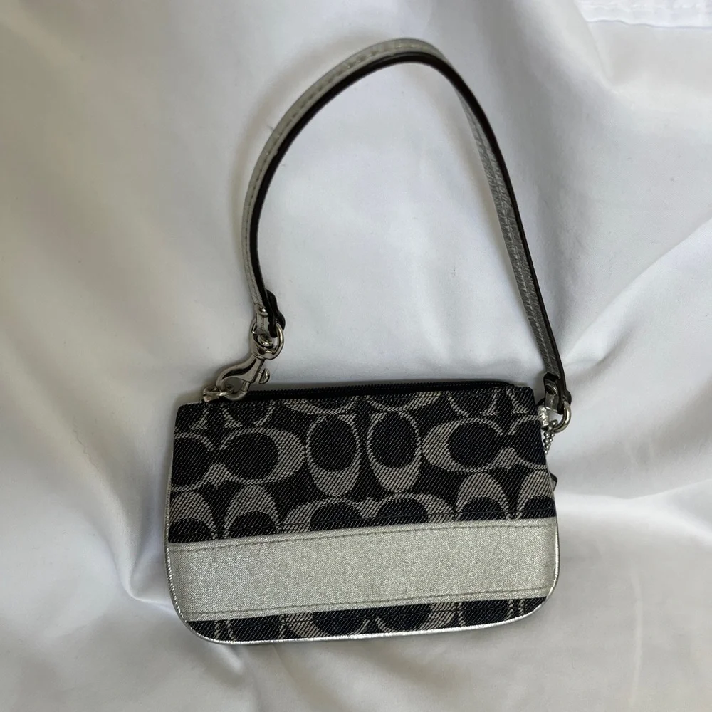 Coach EUC, zippered wristlet, blue & silver denim, clean, interior pkt, - Picture 5 of 13